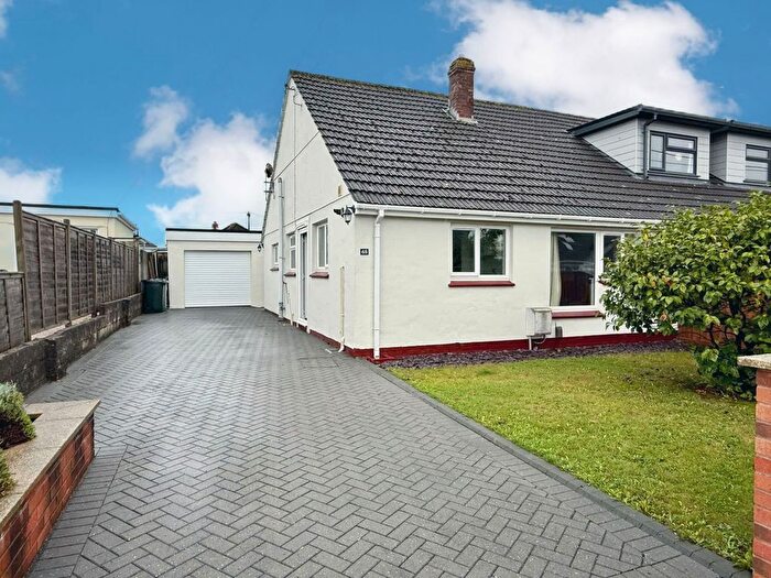 2 Bedroom Semi-detached Bungalow For Sale In Clifford Avenue, Kingsteignton, Newton Abbot, TQ12