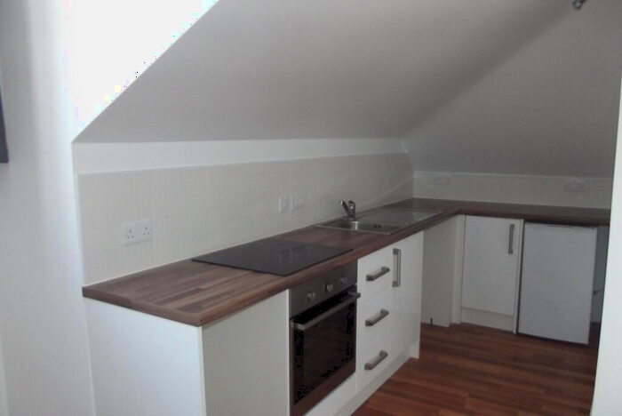 Apartment To Rent In Clyde Court, Leicester, LE1