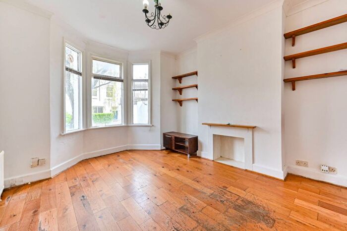 1 Bedroom Flat For Sale In Archel Road, Barons Court, London, W14