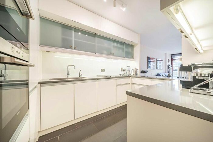 1 Bedroom Flat For Sale In Defoe House, Barbican, EC2Y