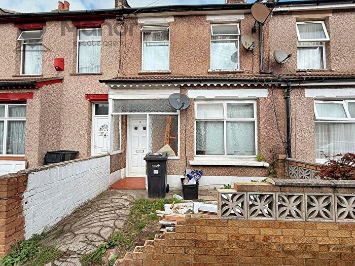 3 Bedroom Terraced House For Sale In Roman Road, Ilford, IG1