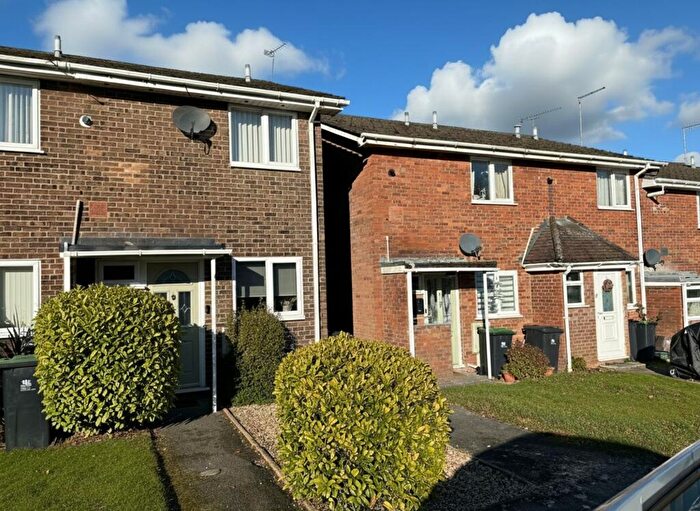 2 Bedroom Terraced House For Sale In Oak Road, Alderholt, SP6