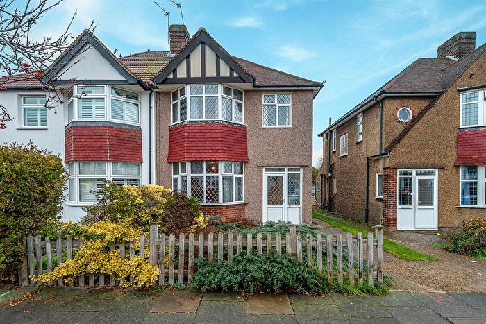 3 Bedroom Semi-detached House For Sale In Castleford Avenue, London, SE9