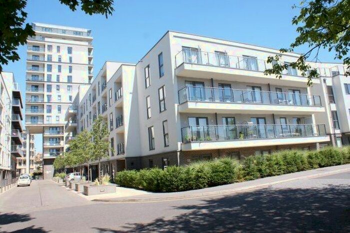 1 Bedroom Flat To Rent In Bradfield Close, Woking, GU22