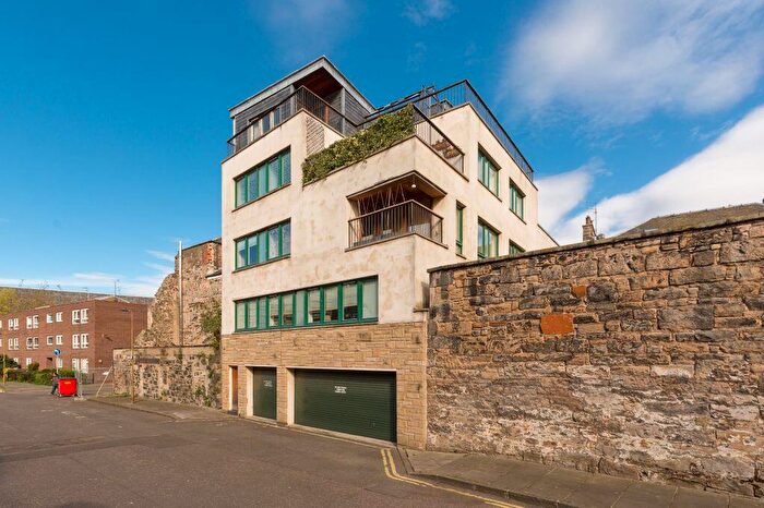 3 Bedroom Duplex For Sale In / Constitution Street, Edinburgh, EH6