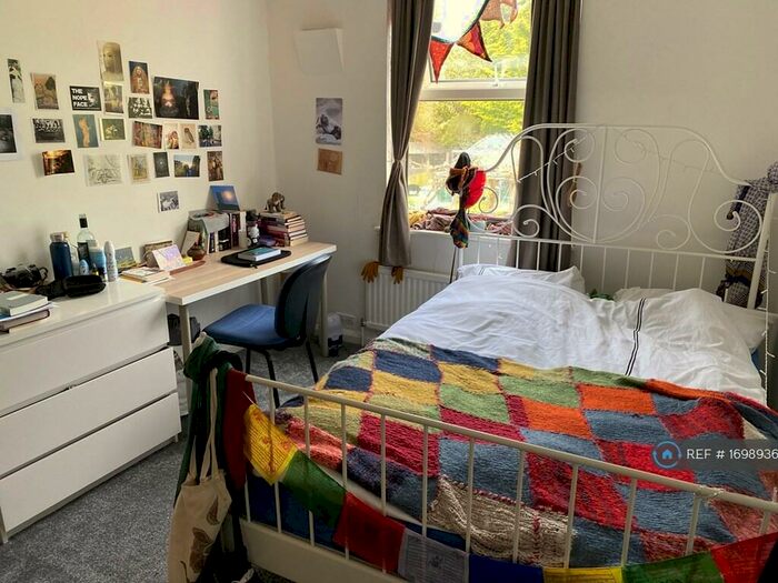 4 Bedroom Semi-Detached House To Rent In Stretten Avenue, Cambridge, CB4