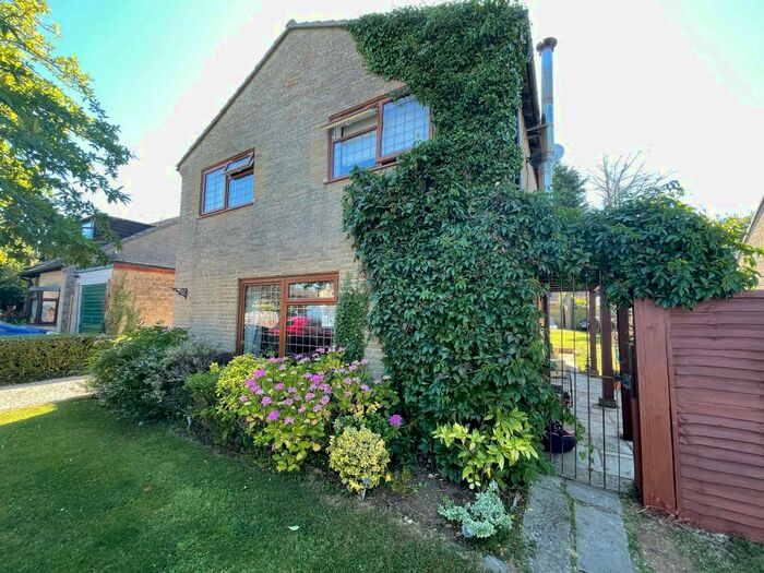 4 Bedroom Detached House For Sale In Butlers Close, Aston-Le-Walls, NN11