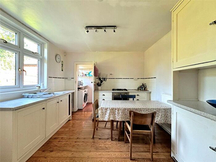 4 Bedroom Detached House For Sale In Buckland Road, Maidstone, Kent, ME16