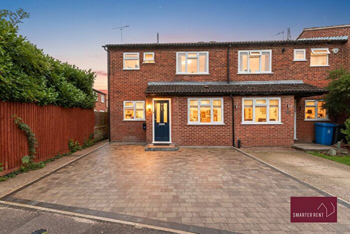 3 Bedroom End Terrace House To Rent In Aysgarth Park, Maidenhead, SL6