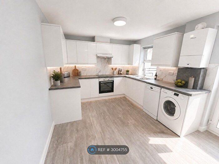 4 Bedroom Flat To Rent In Pitt Road, Bristol, BS7