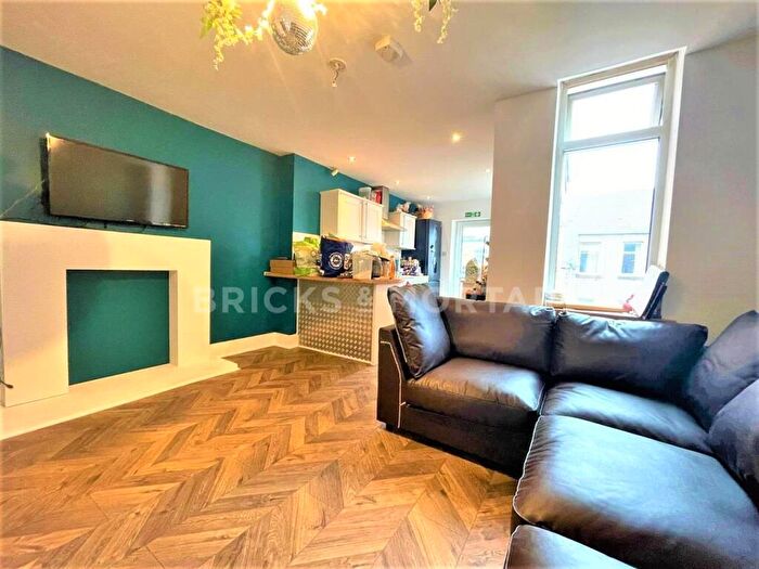 6 Bedroom Maisonette To Rent In (pppw) Second Avenue, Heaton, Newcastle Upon Tyne, NE6