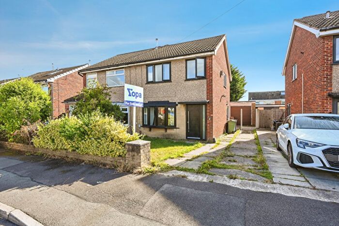 3 Bedroom Semi Detached House For Sale In Wainfleet Close, Wigan, WN3