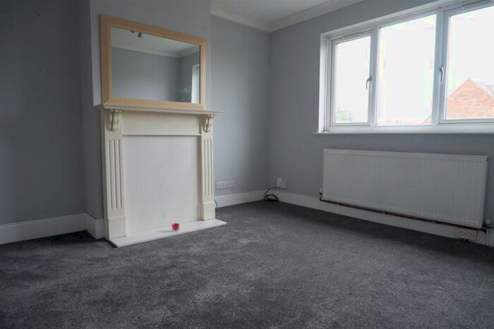 1 Bedroom Flat To Rent In Peachey Lane, Uxbridge, UB8