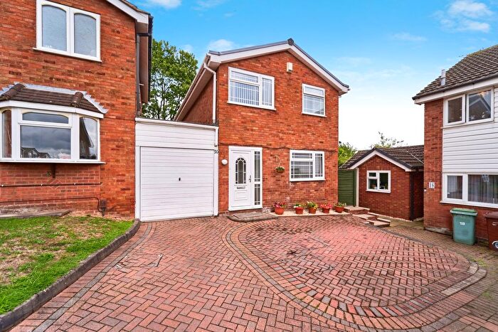 3 Bedroom Link Detached House For Sale In Martingale Close, Walsall, West Midlands, WS5