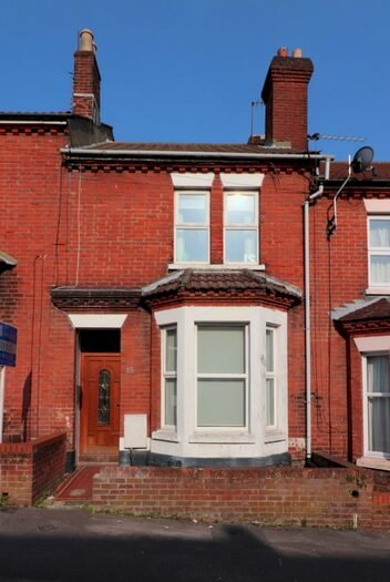 4 Bedroom House To Rent In Clausentum Road, SO14