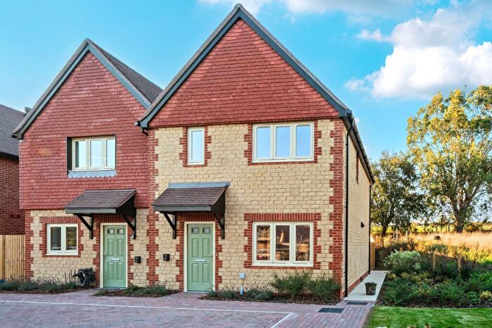 3 Bedroom End Of Terrace House For Sale In Old School Close, Easebourne, GU29