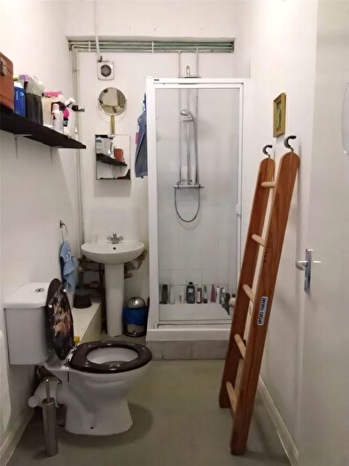 3 Bedroom Flat To Rent In Greenfield Road, London, E1