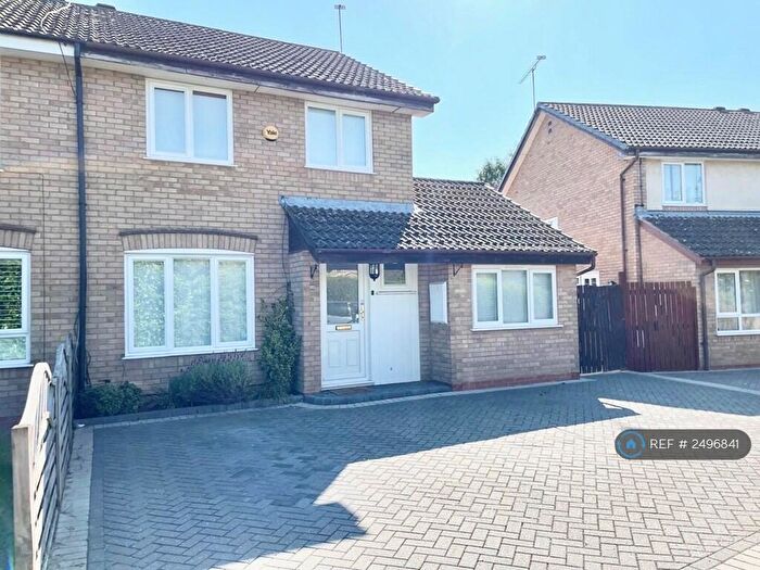 3 Bedroom Semi-Detached House To Rent In Victor Way, Woodley, Reading, RG5