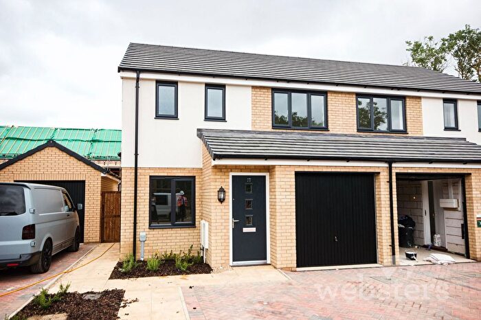 3 Bedroom Semi-Detached House To Rent In Croft Way, Wymondham, NR18