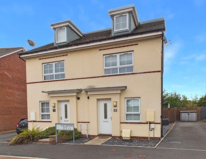 4 Bedroom Town House For Sale In Cae Brewis, Boverton, CF61
