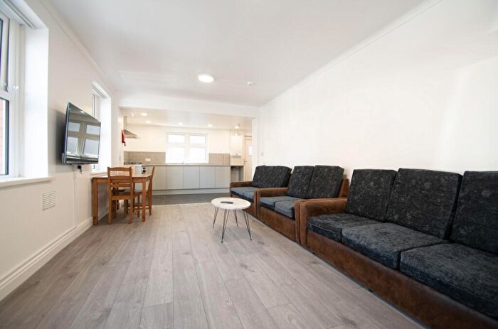 7 Bedroom House To Rent In Lochaber Street, Cathays, CF24