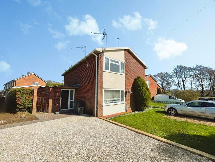 2 Bedroom Flat For Sale In Elizabeth Road, Basingstoke, RG22