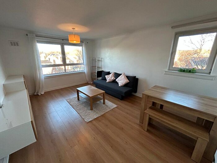 2 Bedroom Flat To Rent In North Gyle Grove, Corstorphine, Edinburgh, EH12