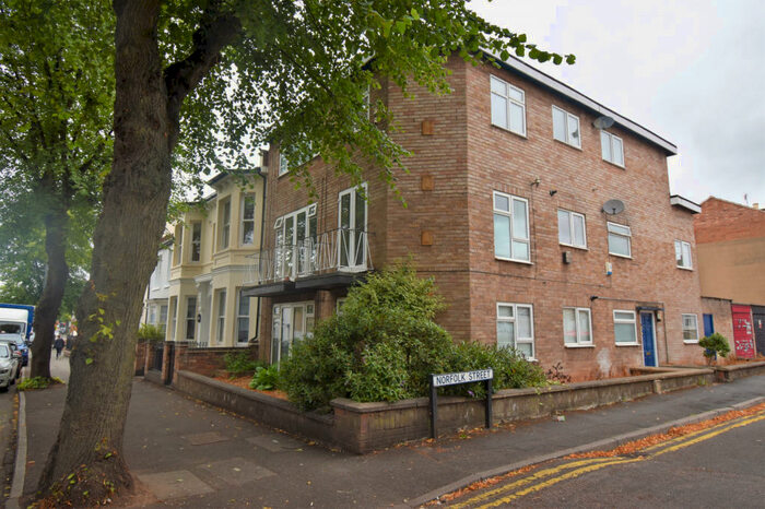 2 Bedroom Apartment To Rent In Norfolk Street, Leamington Spa, Warwickshire, CV32