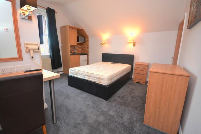 1 Bedroom Studio To Rent In London Road, Reading, Berkshire, RG1