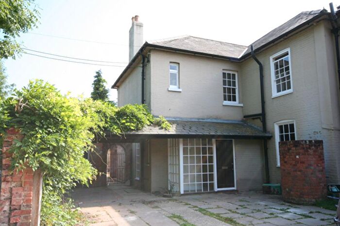 4 Bedroom Link Detached House To Rent In Winchester Hill, Romsey, Hampshire, SO51