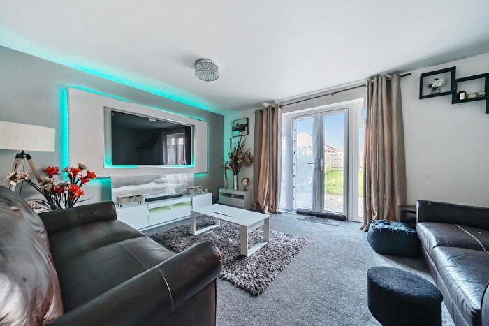 3 Bedroom Town House For Sale In Arena Close, Andover, SP11