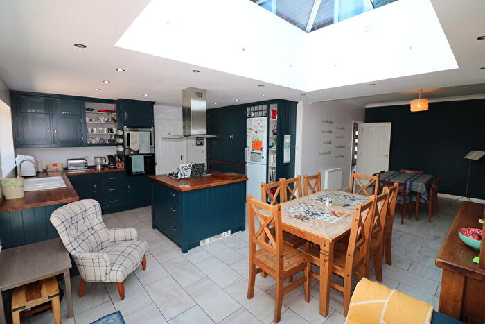 5 Bedroom Semi-Detached House To Rent In Annandale Road, Kirk Ella, Hull, HU10