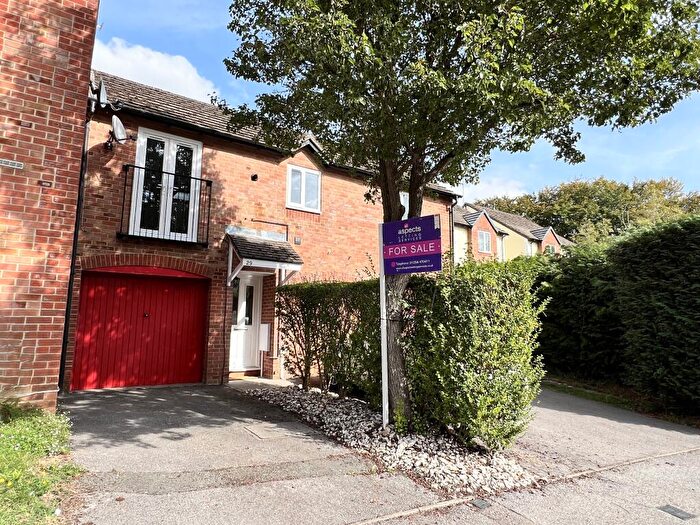 2 Bedroom Semi-Detached House For Sale In Gander Drive, Basingstoke, Hampshire, RG24
