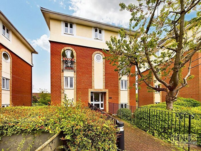 Studio To Rent In Walsingham Close, Hatfield, AL10