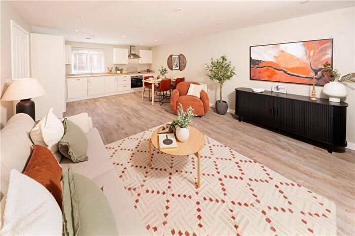 2 Bedroom Flat For Sale In "Orchards Type Second Floor" At Chobham Road, Frimley, GU16