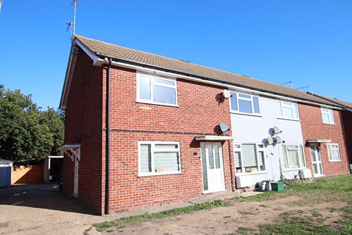 2 Bedroom Flat For Sale In Flatford Drive, Clacton On Sea, CO16