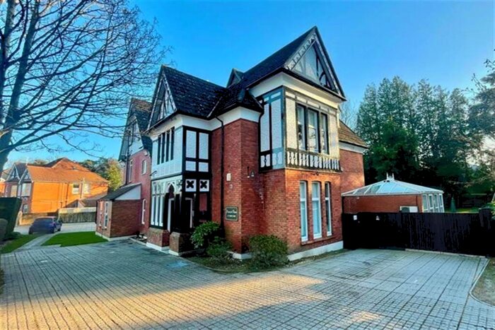 2 Bedroom Flat To Rent In Alum Chine, BH13