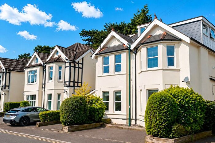 2 Bedroom Flat For Sale In Westbourne Park Road, Westbourne, BH4