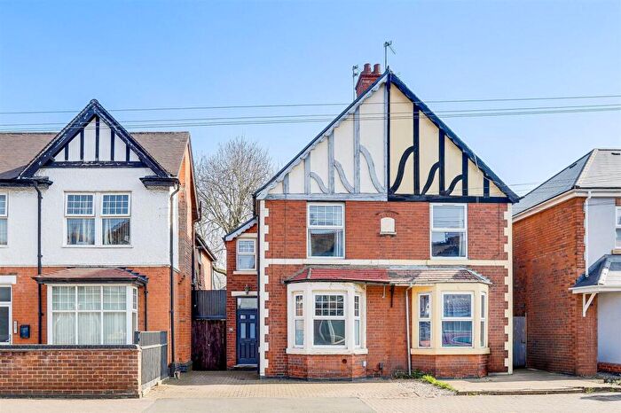 3 Bedroom Semi Detached House For Sale In Station Road, Beeston, NG9