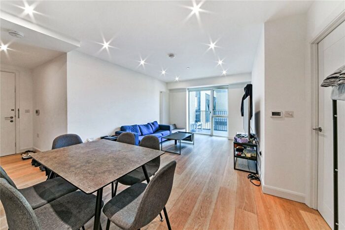 3 Bedroom Flat To Rent In Seagull Lane, London, E16