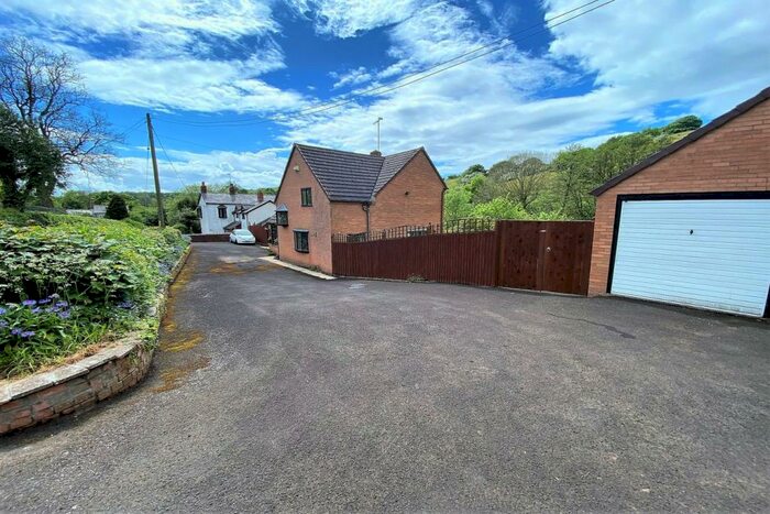 3 Bedroom Detached House For Sale In Shut Mill Lane, Halesowen, West Midlands, B62