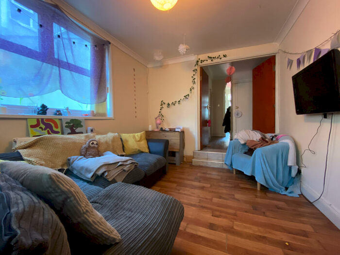 5 Bedroom Terraced House To Rent In Diana Street, Roath, CF24