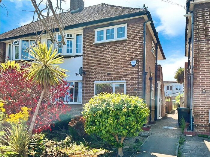 2 Bedroom Maisonette To Rent In Bramley Close, Twickenham, TW2