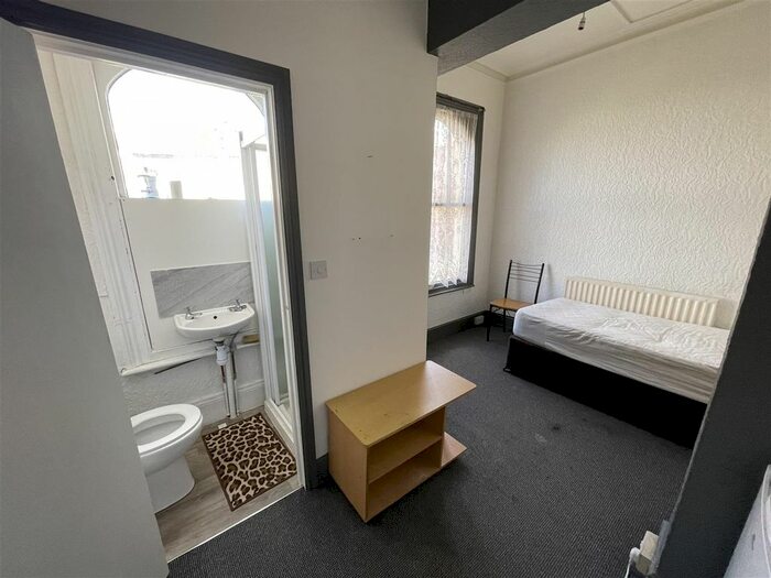 Studio To Rent In Tettenhall Road, Wolverhampton, WV1