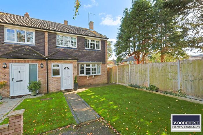 3 Bedroom End Terrace House For Sale In Herongate Road, Cheshunt, EN8