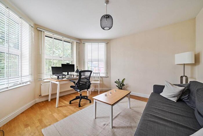 1 Bedroom Flat For Sale In Stapleton Hall Road, Crouch End, London, N4