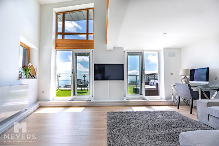 3 Bedroom Flat For Sale In Richmond Hill Drive, Bournemouth, BH2