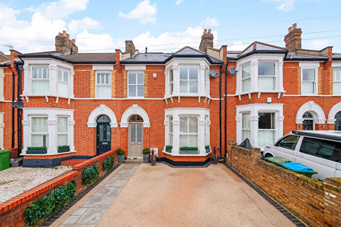 4 Bedroom Terraced House For Sale In Earlshall Road, London, SE9