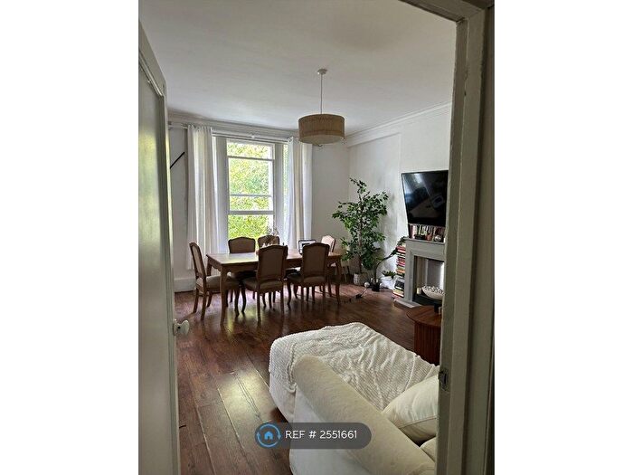 2 Bedroom Flat To Rent In Elsham Road, London, W14