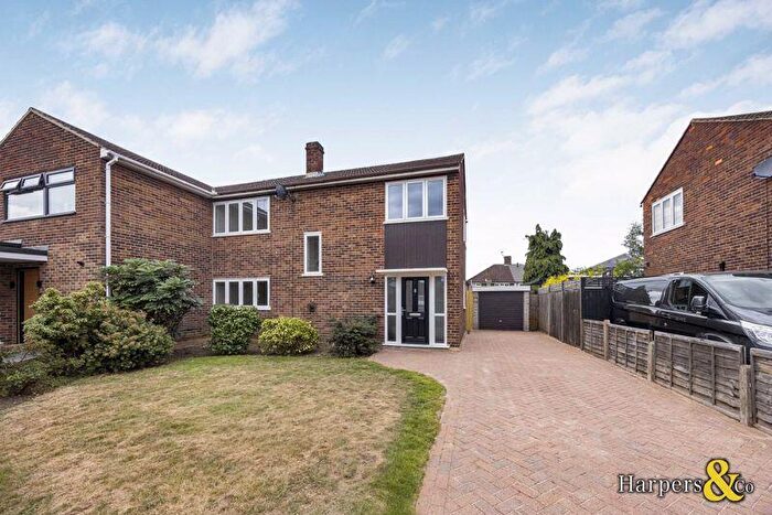 3 Bedroom House To Rent In Willow Close, Bexley, DA5